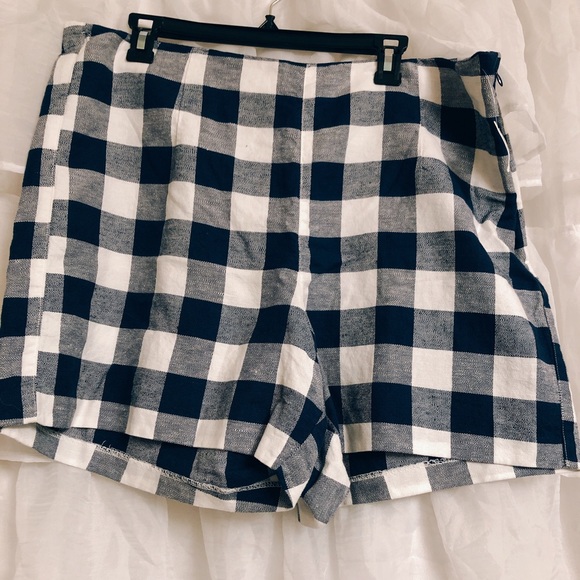 checkered high waisted shorts